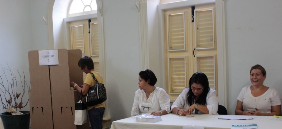 Votaciones para el Plebiscito en el Consulado de Colombia en Willemstad, Curaçao